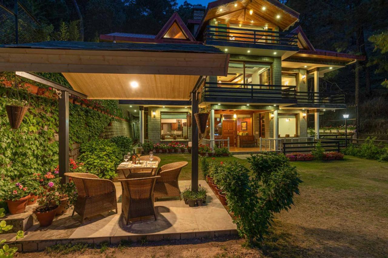 Stayvista At Floradale W Jacuzzi & Wood-Fire Pizza Касаули Экстерьер фото