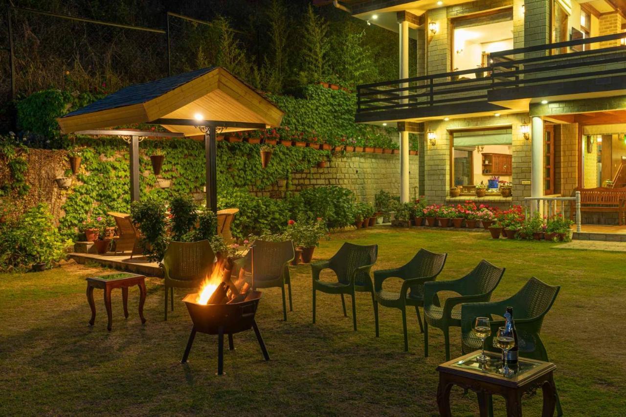 Stayvista At Floradale W Jacuzzi & Wood-Fire Pizza Касаули Экстерьер фото