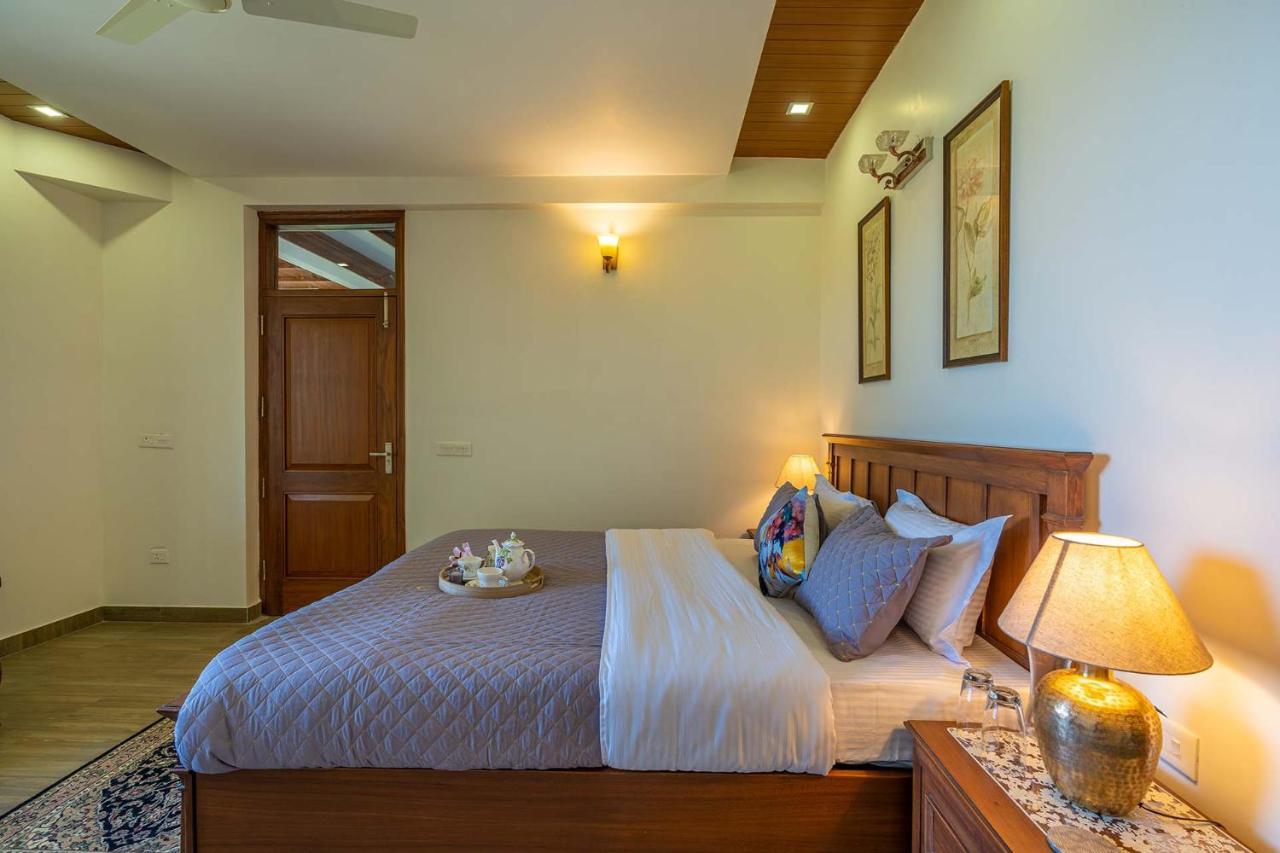 Stayvista At Floradale W Jacuzzi & Wood-Fire Pizza Касаули Экстерьер фото