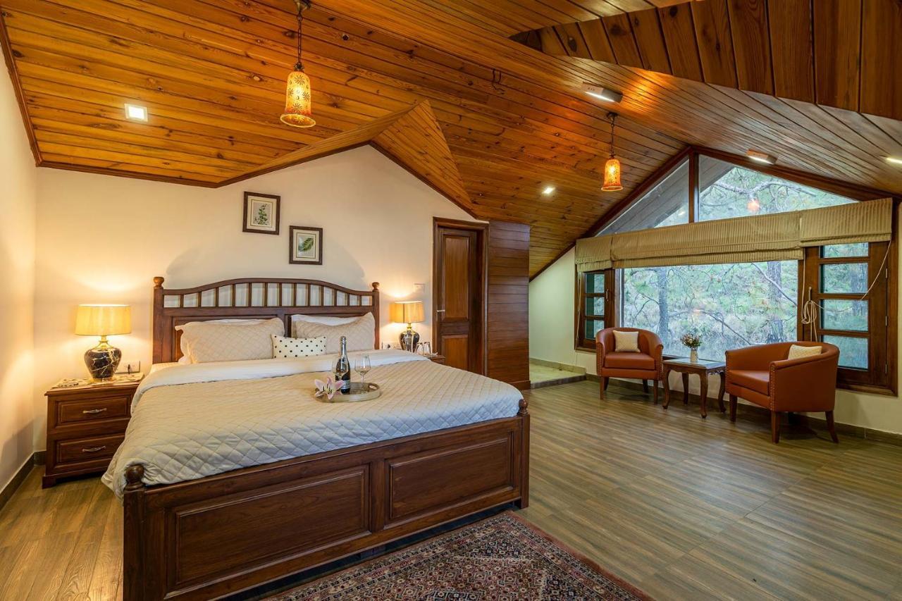 Stayvista At Floradale W Jacuzzi & Wood-Fire Pizza Касаули Экстерьер фото